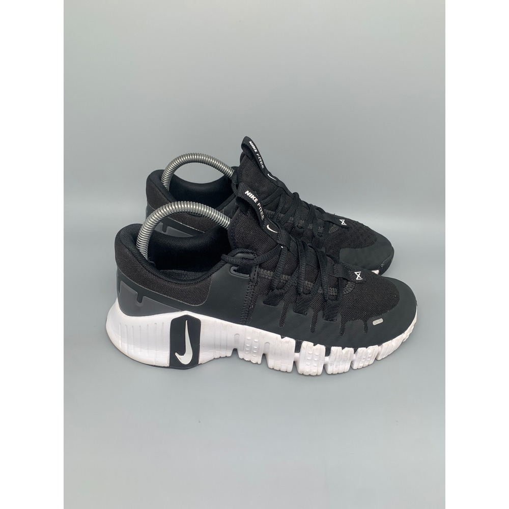 Nike Free Metcon 5 Black White Training Shoes DV3950-001 Women's Sz 8